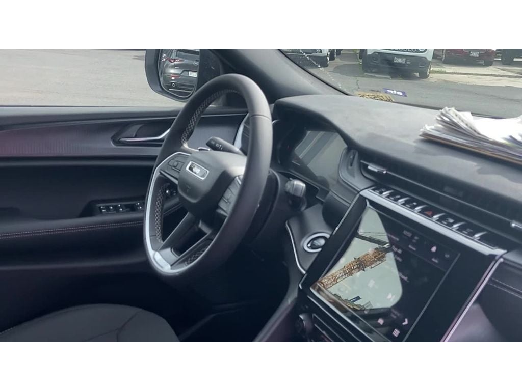 2025 Jeep Grand Cherokee GRAND CHEROKEE LAREDO X 4X2