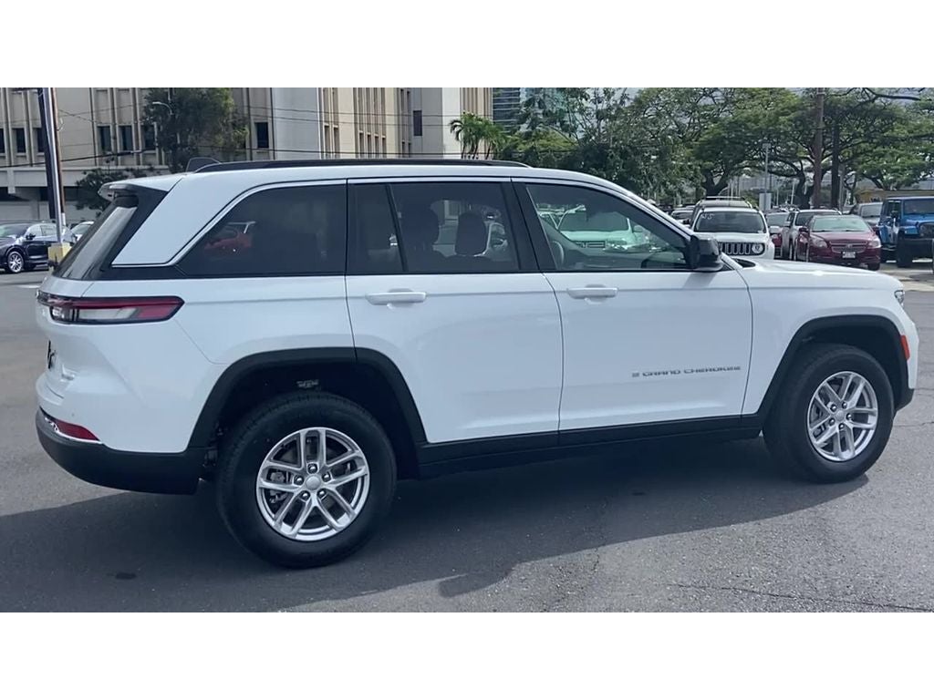 2025 Jeep Grand Cherokee GRAND CHEROKEE LAREDO X 4X2
