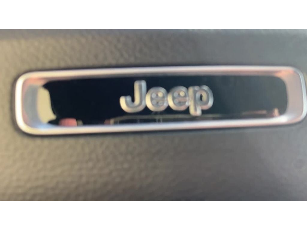 2026 Jeep Grand Cherokee GRAND CHEROKEE LAREDO ALTITUDE 4X2