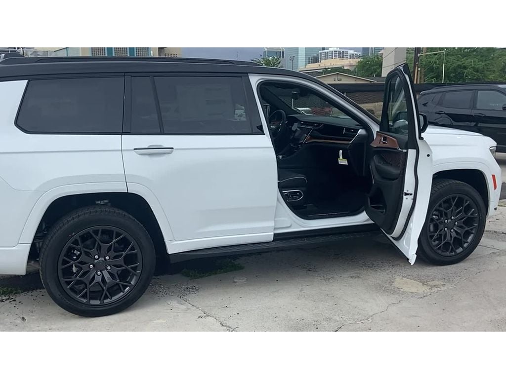 2025 Jeep Grand Cherokee GRAND CHEROKEE L SUMMIT RESERVE 4X4