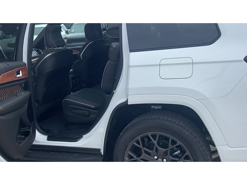 2025 Jeep Grand Cherokee GRAND CHEROKEE L SUMMIT RESERVE 4X4