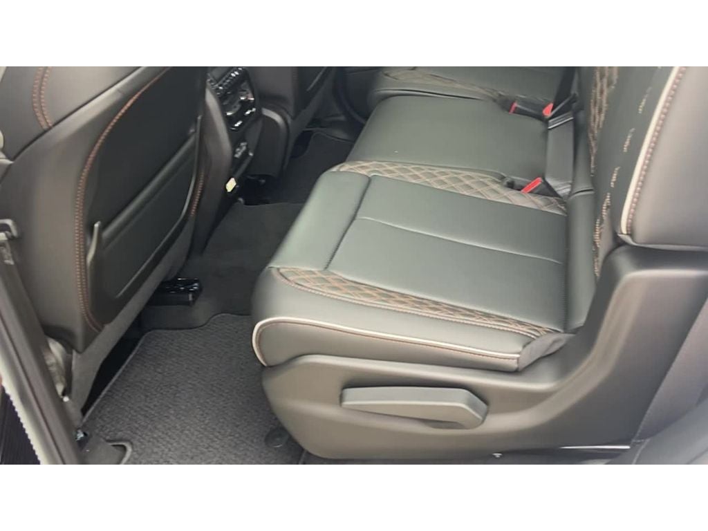 2025 Jeep Grand Cherokee GRAND CHEROKEE L SUMMIT RESERVE 4X4