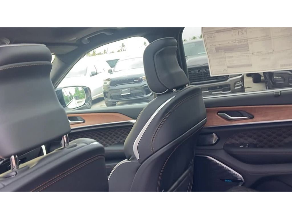 2025 Jeep Grand Cherokee GRAND CHEROKEE L SUMMIT RESERVE 4X4