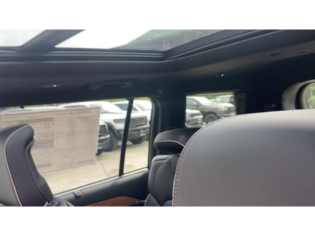 2025 Jeep Grand Cherokee GRAND CHEROKEE L SUMMIT RESERVE 4X4