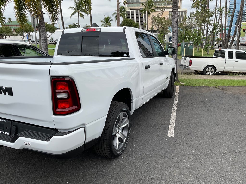 2026 RAM Ram 1500 RAM 1500 EXPRESS CREW CAB 4X2 5'7' BOX