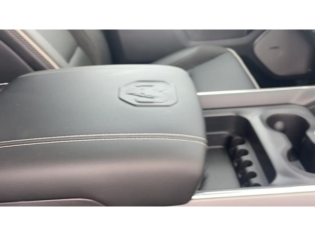 2026 RAM Ram 1500 RAM 1500 LARAMIE CREW CAB 4X2 5'7' BOX