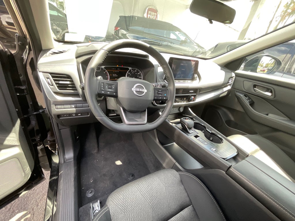 2025 Nissan Rogue SV FWD