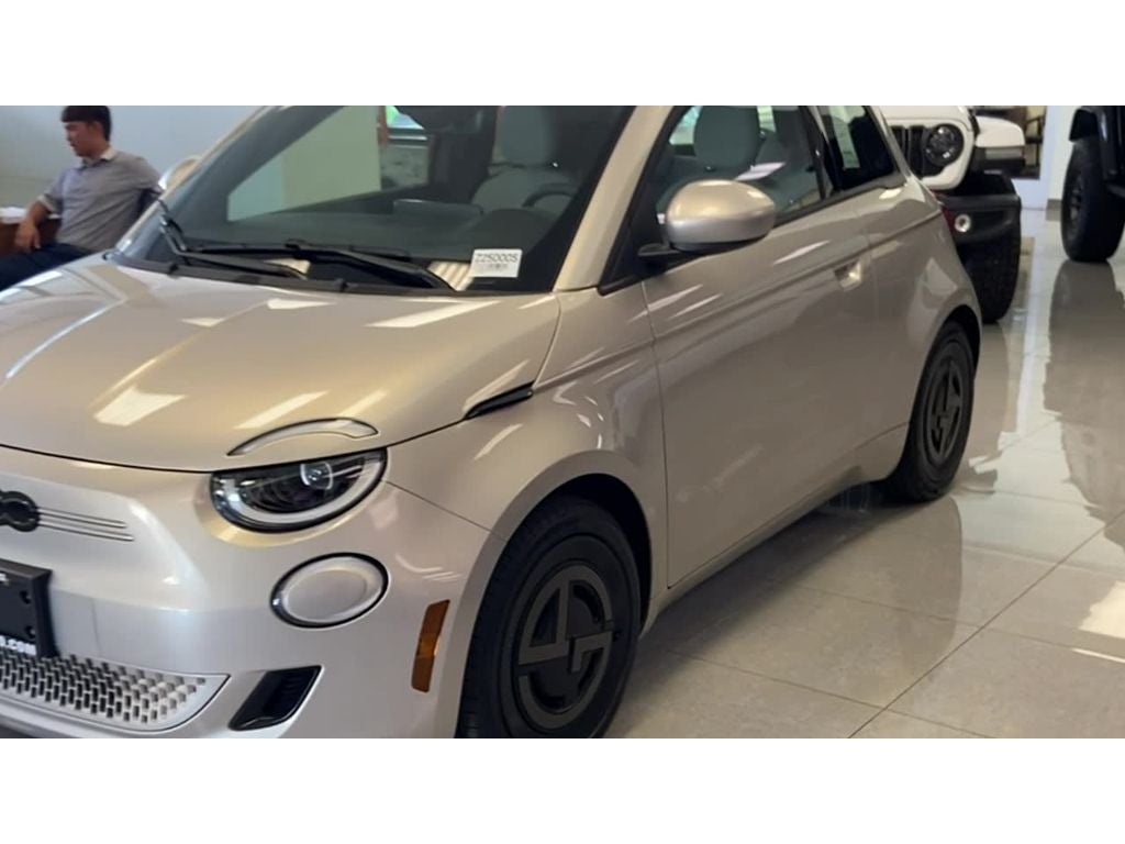 2025 FIAT FIAT 500e GIORGIO ARMANI Collector's Edition