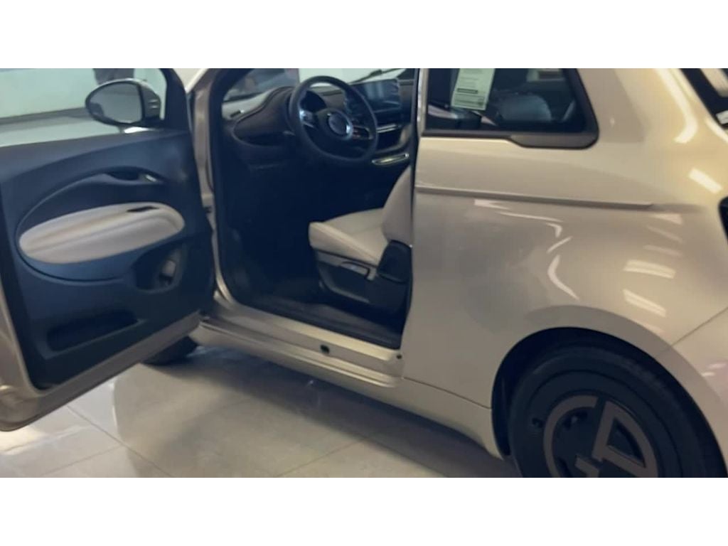 2025 FIAT FIAT 500e GIORGIO ARMANI Collector's Edition